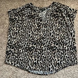 Split neck Giraffe Print